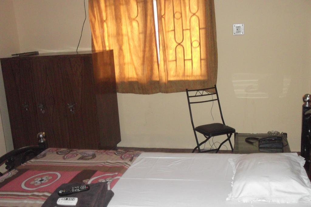 Megacity Inn Kolkata Room photo